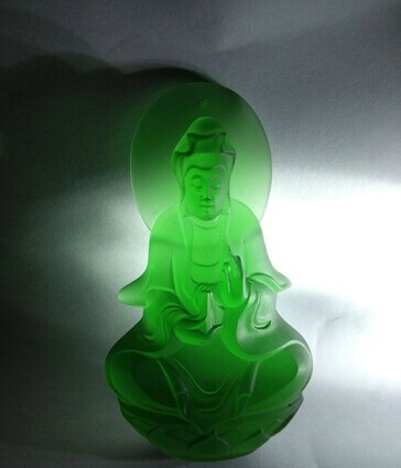 史上最牛逼的翡翠造假手段 大家购买时要谨慎
